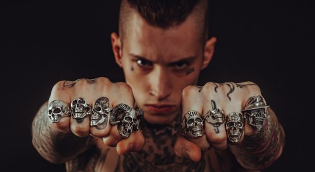 “Sólo Dios puede juzgarme” | Evangelio Verdadero "Sólo Dios puede juzgarme" | Evangelio Verdadero